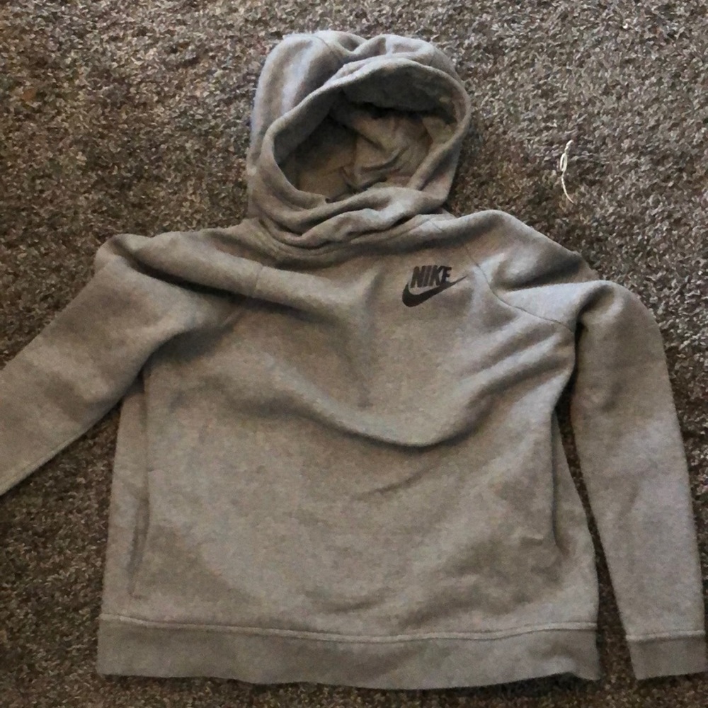 Nike cowl neck hoodie in womens Large. Super comfy and barely ever worn.